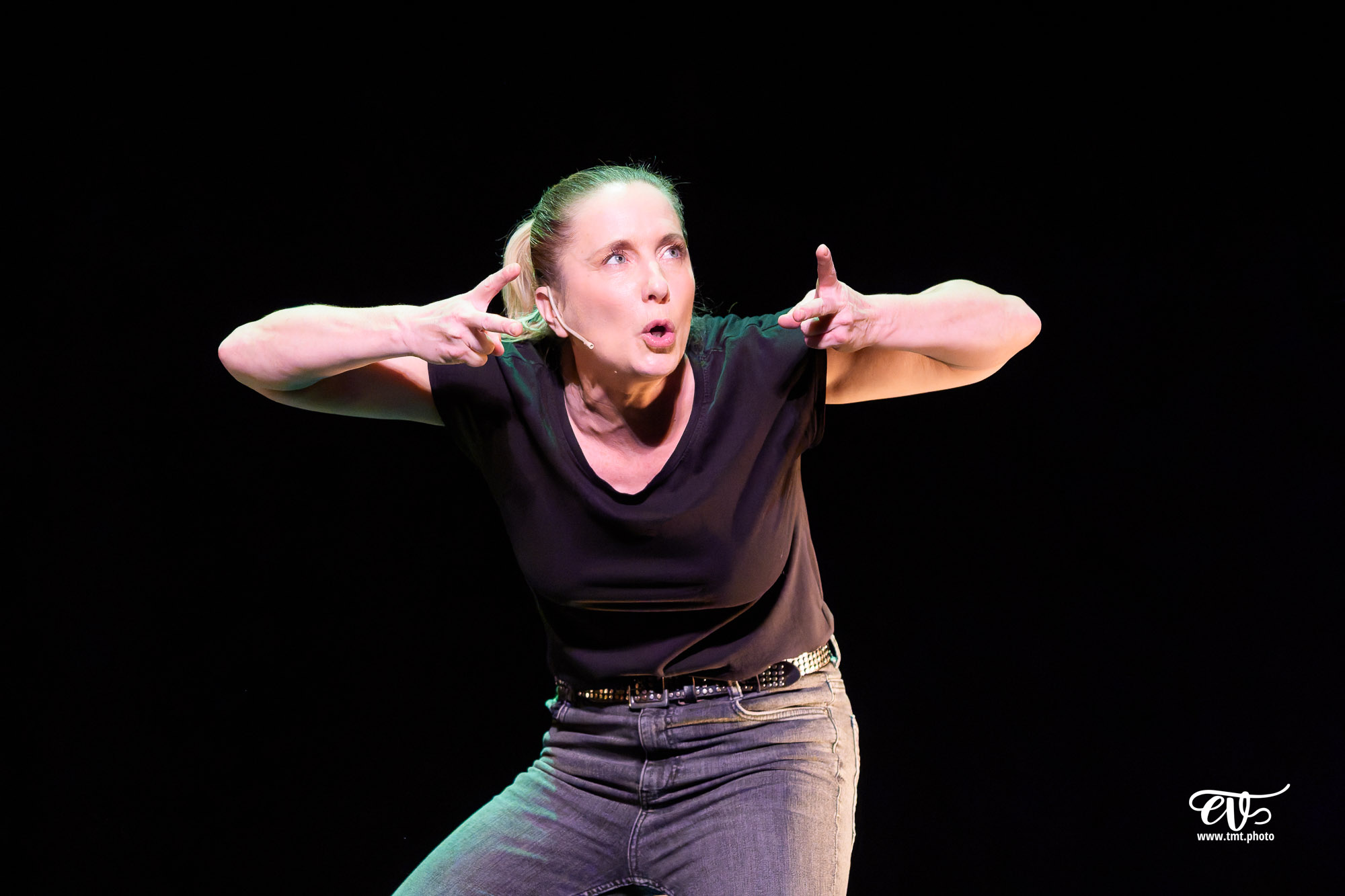 LES CHATOUILLES OU LA DANSE DE LA COLÈRE (ANDRÉA BESCOND)